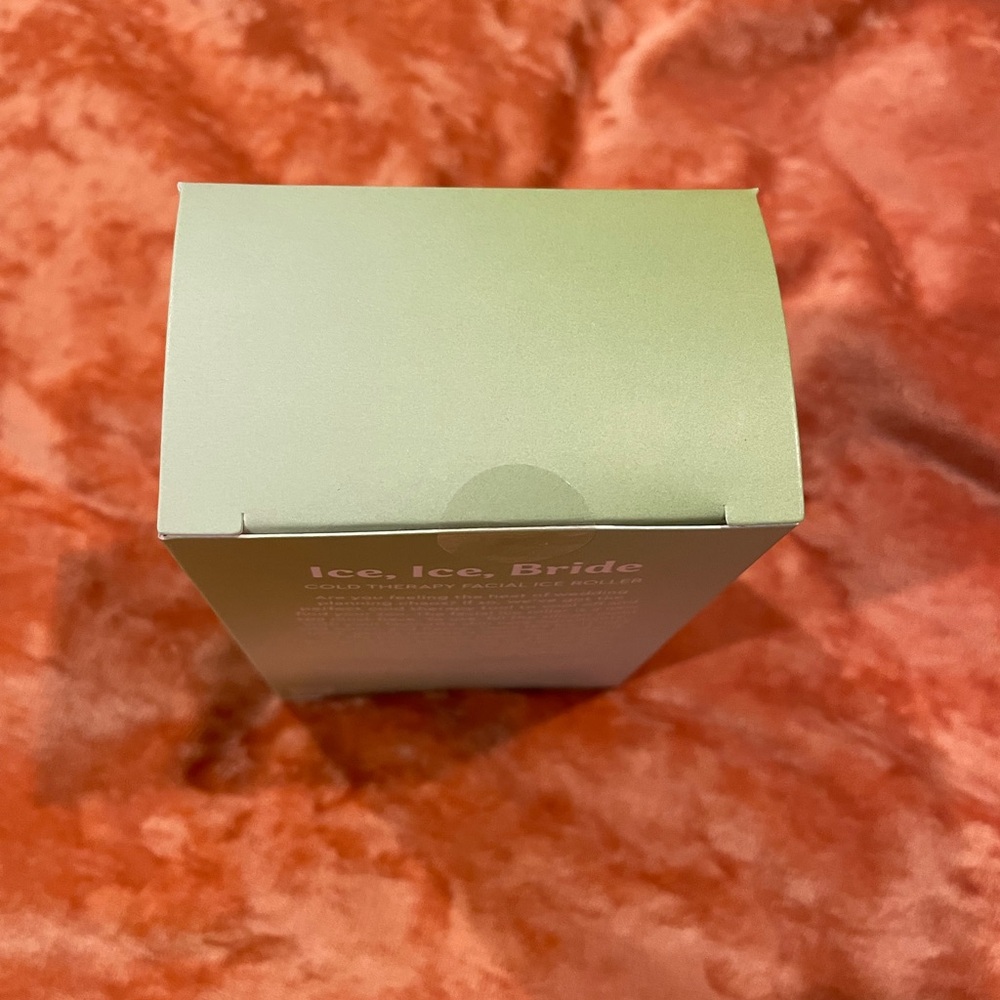 NWOT Facial ice roller - Picture 3 of 3